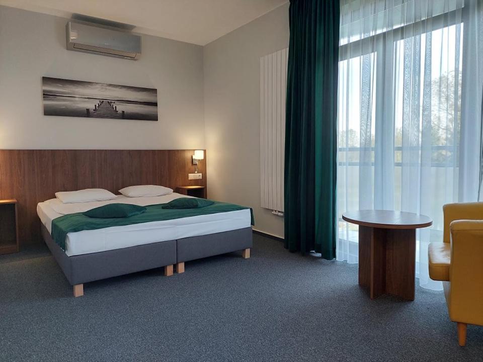 Eurohotel Baniocha Exteriör bild